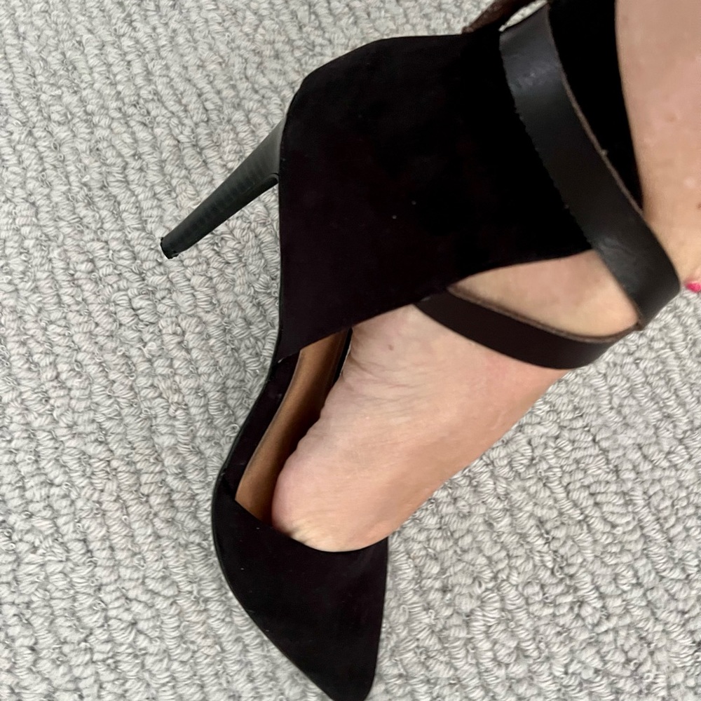 New Sexy Booties Heels Size 7 Just Fab. Worn once indoors for photo shoot